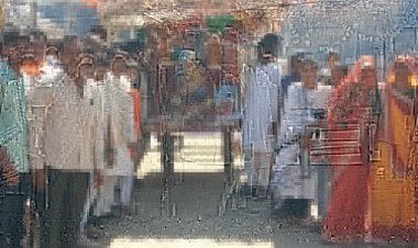 संत रविदास जयंती पर आलीराजपुर में निकला जुलूस:गुजरात से भी पहुंचे श्रद्धालु, डीजे की धुन पर निकली झांकियां