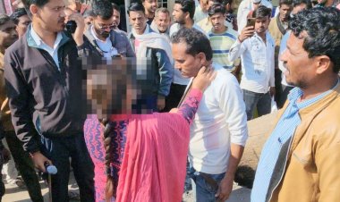 छतरपुर में छेड़छाड़ से परेशान महिला ने की पिटाई:छत्रसाल चौराहे पर आरोपी को डंडे से पीटा; पुलिस ने दोनों को हिरासत में लिया