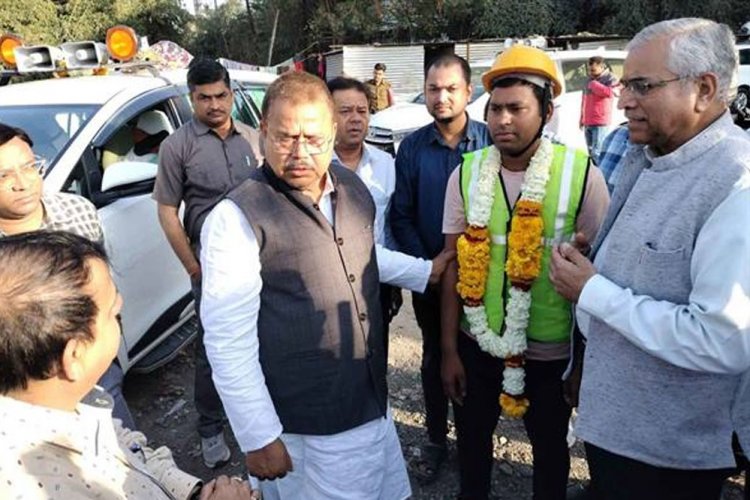 ऊर्जा मंत्री तोमर ने इंदौर में ग्रिड ऑपरेटर का किया सम्मान