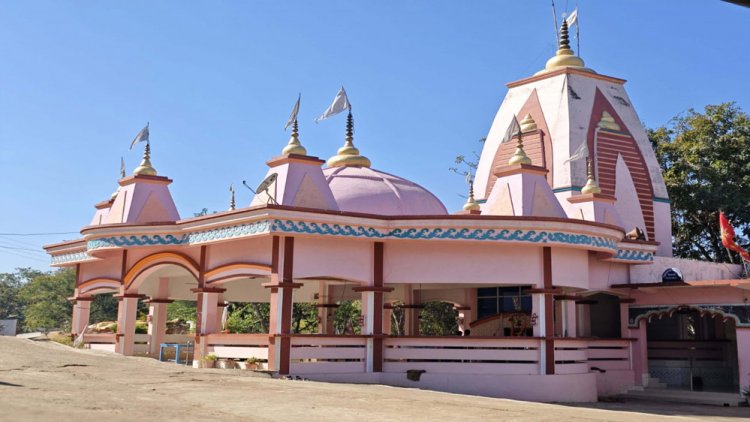 रायपुर : प्राकृतिक सौंदर्य और आस्था का संगम है नारागांव स्थित मां सियादेवी का मंदिर